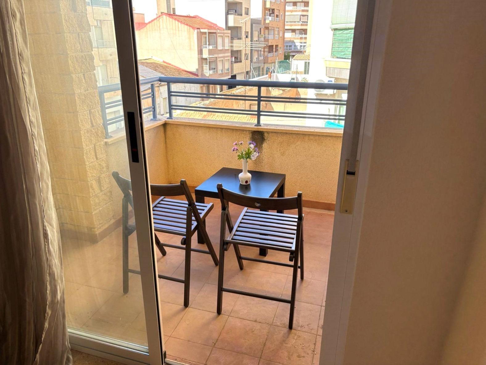 Resale - 2 Bedroom 1 Bathroom Apartment in Torrevieja - Centro  - Alicante