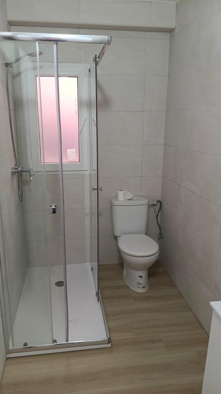 Resale - 3 Bedroom 1 Bathroom Apartment in Torrevieja - Centro  - Alicante