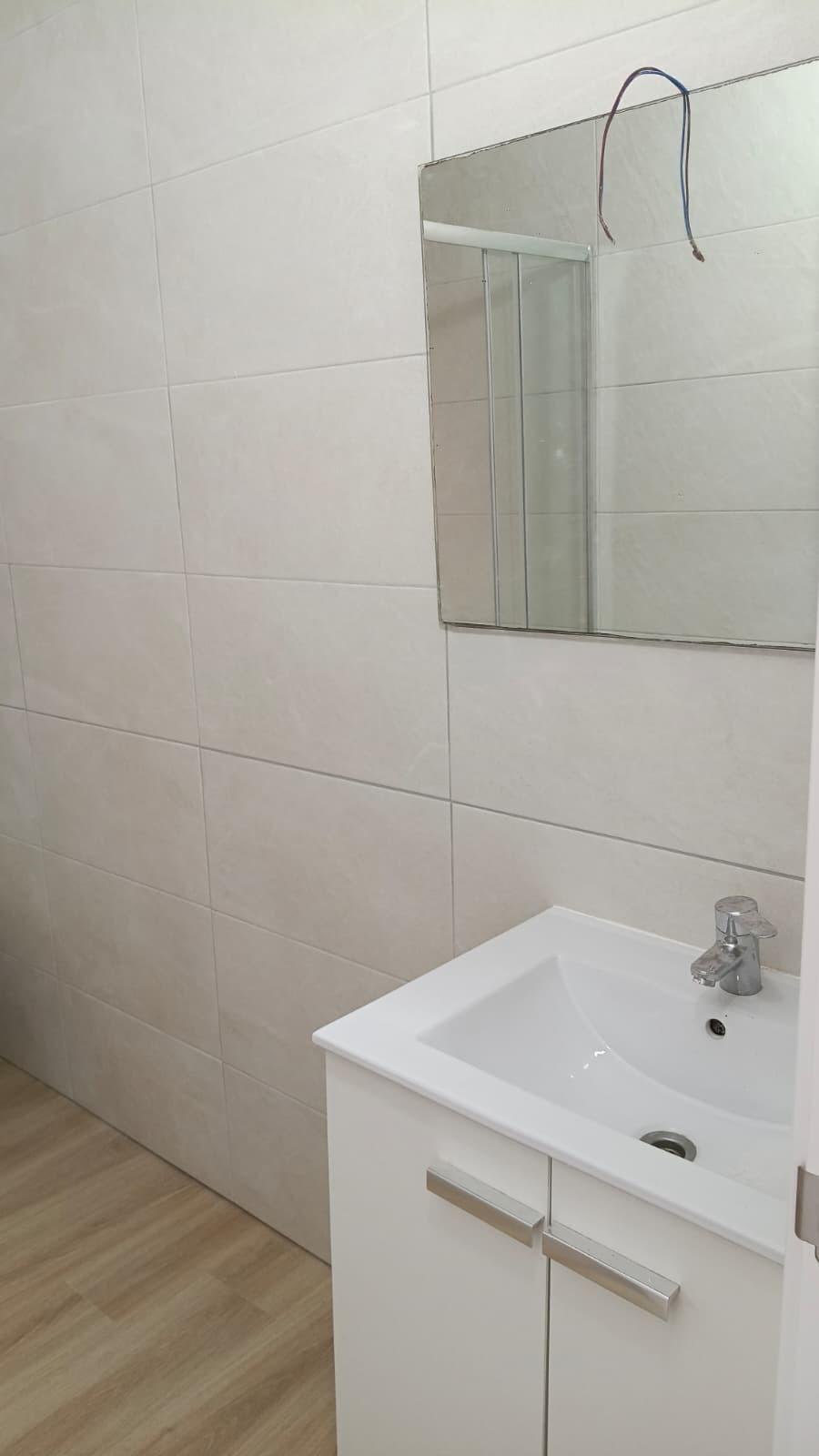 Resale - 3 Bedroom 1 Bathroom Apartment in Torrevieja - Centro  - Alicante