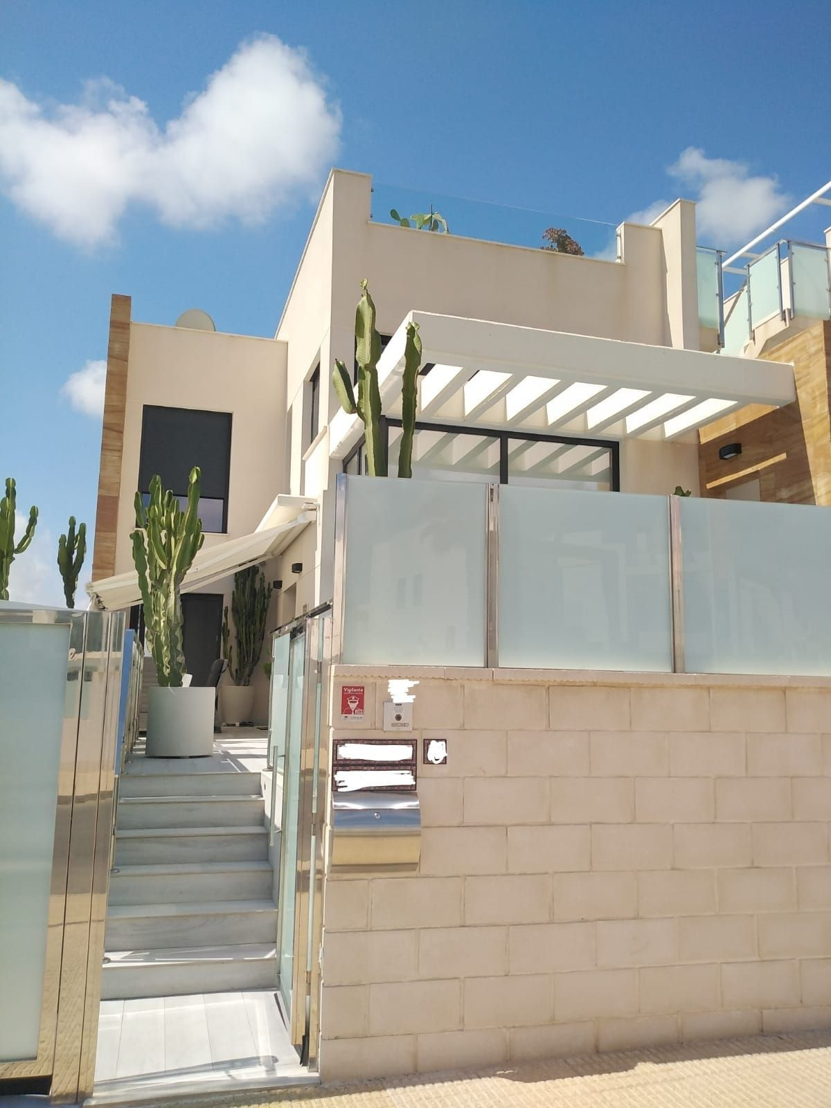 Resale - 3 Bedroom 3 Bathroom Villa in Orihuela Costa - Costa Blanca  - Alicante