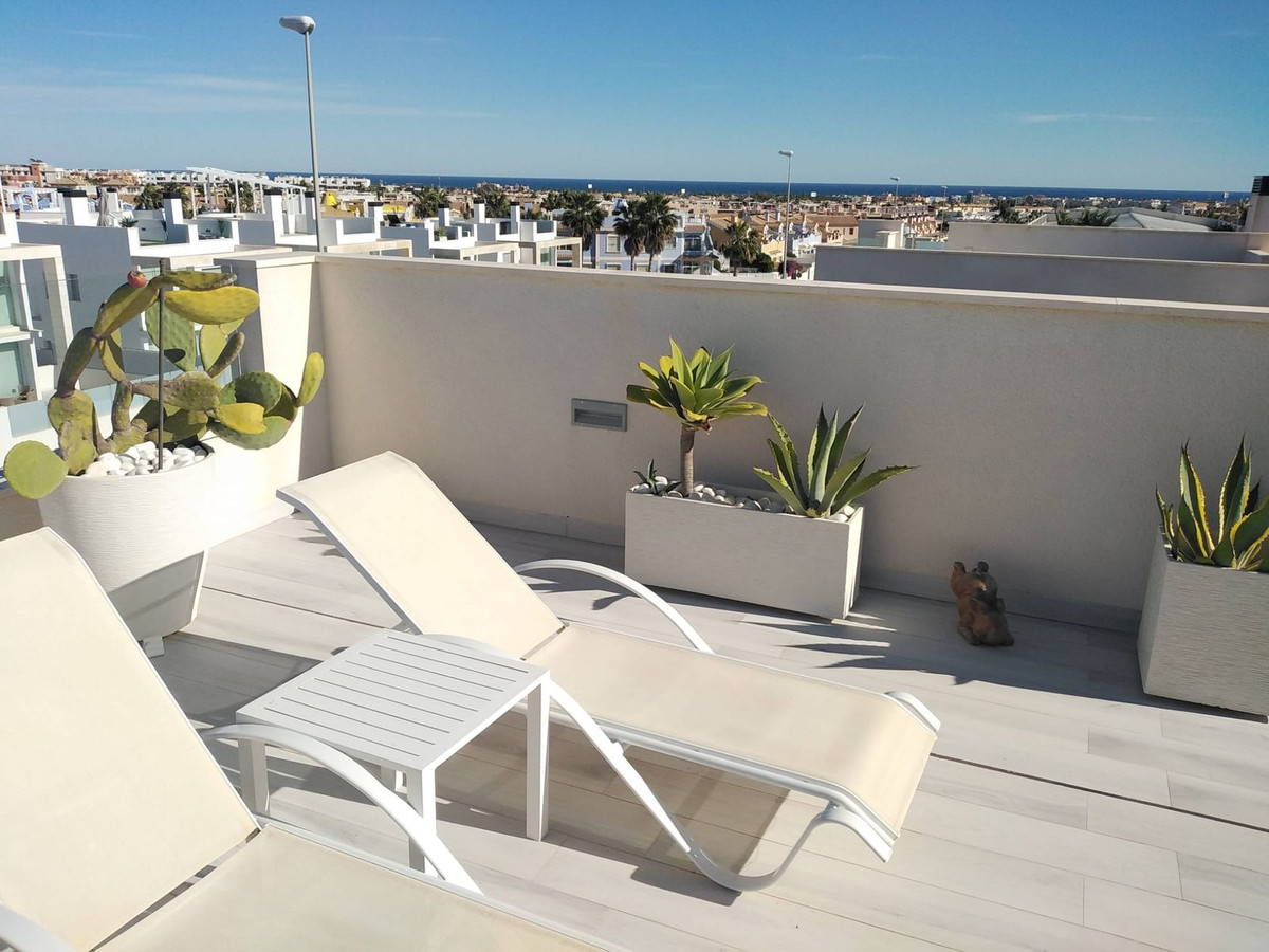 Resale - 3 Bedroom 3 Bathroom Villa in Orihuela Costa - Costa Blanca  - Alicante