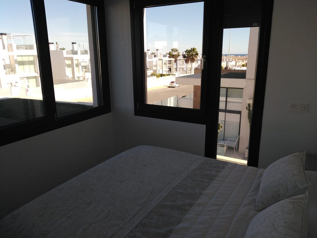 Resale - 3 Bedroom 3 Bathroom Villa in Orihuela Costa - Costa Blanca  - Alicante