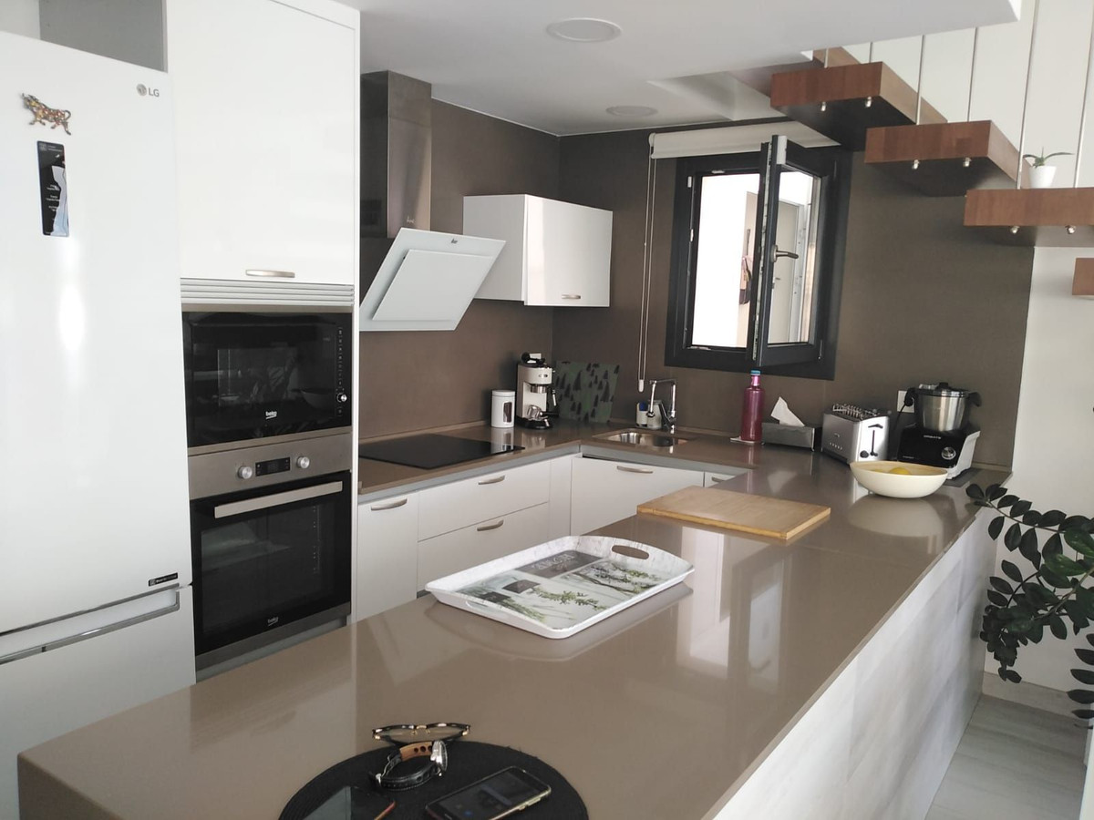 Resale - 3 Bedroom 3 Bathroom Villa in Orihuela Costa - Costa Blanca  - Alicante