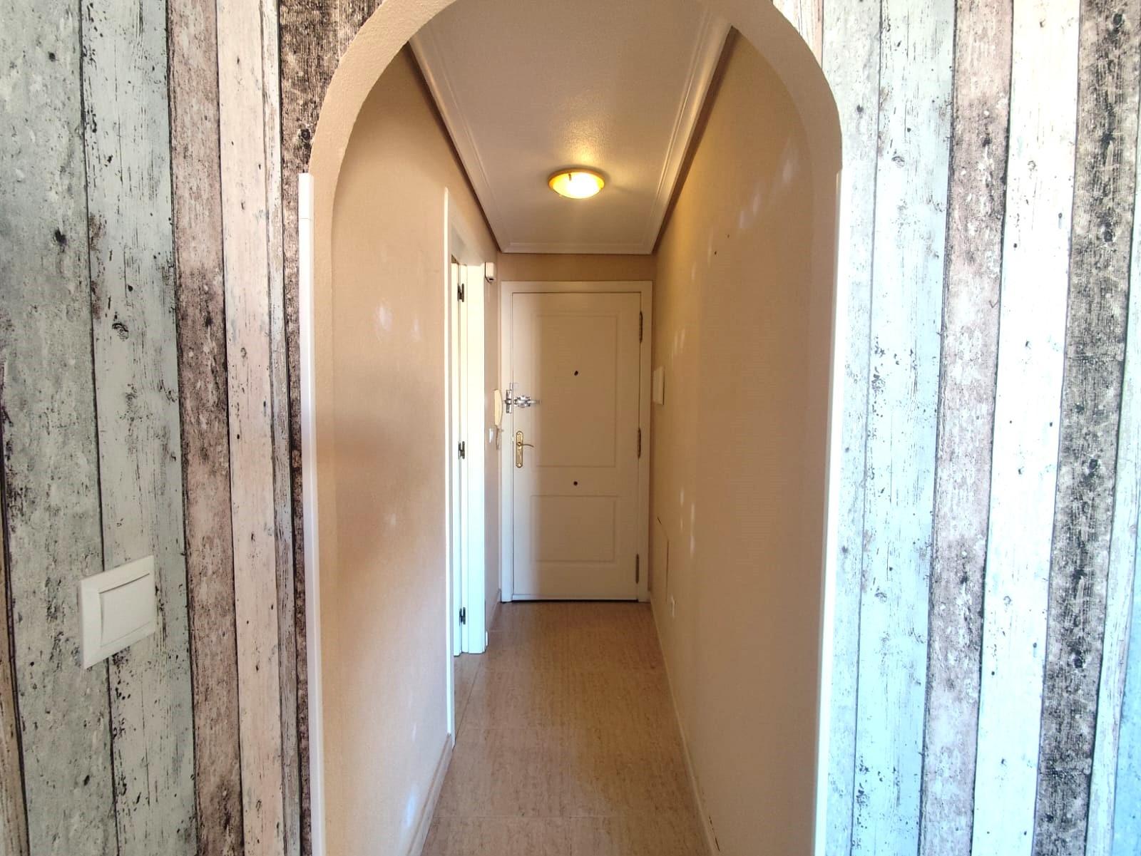 Resale - 2 Bedroom 1 Bathroom Apartment in Torrevieja - Centro  - Alicante