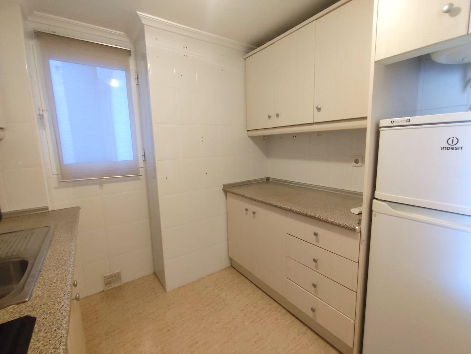 Resale - 2 Bedroom 1 Bathroom Apartment in Torrevieja - Centro  - Alicante
