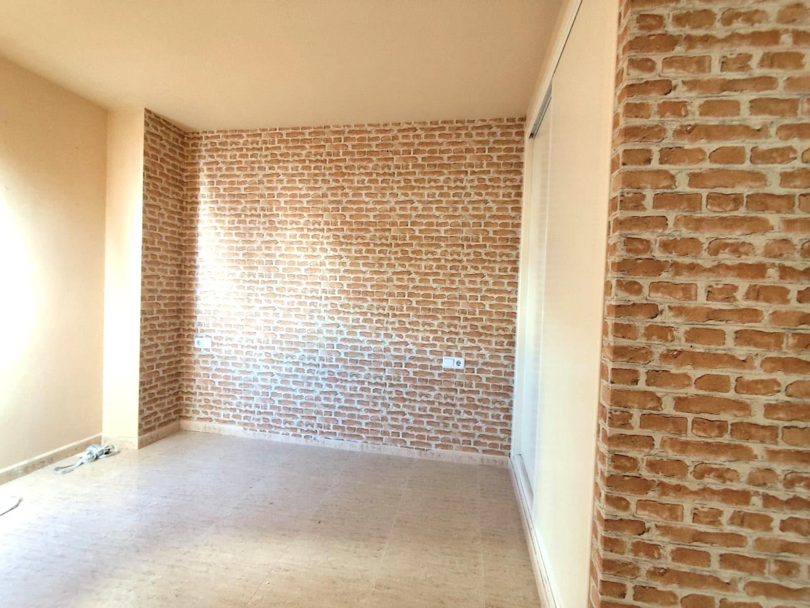 Resale - 2 Bedroom 1 Bathroom Apartment in Torrevieja - Centro  - Alicante