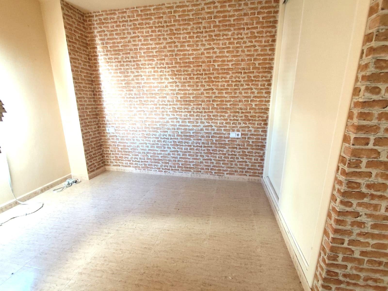 Resale - 2 Bedroom 1 Bathroom Apartment in Torrevieja - Centro  - Alicante