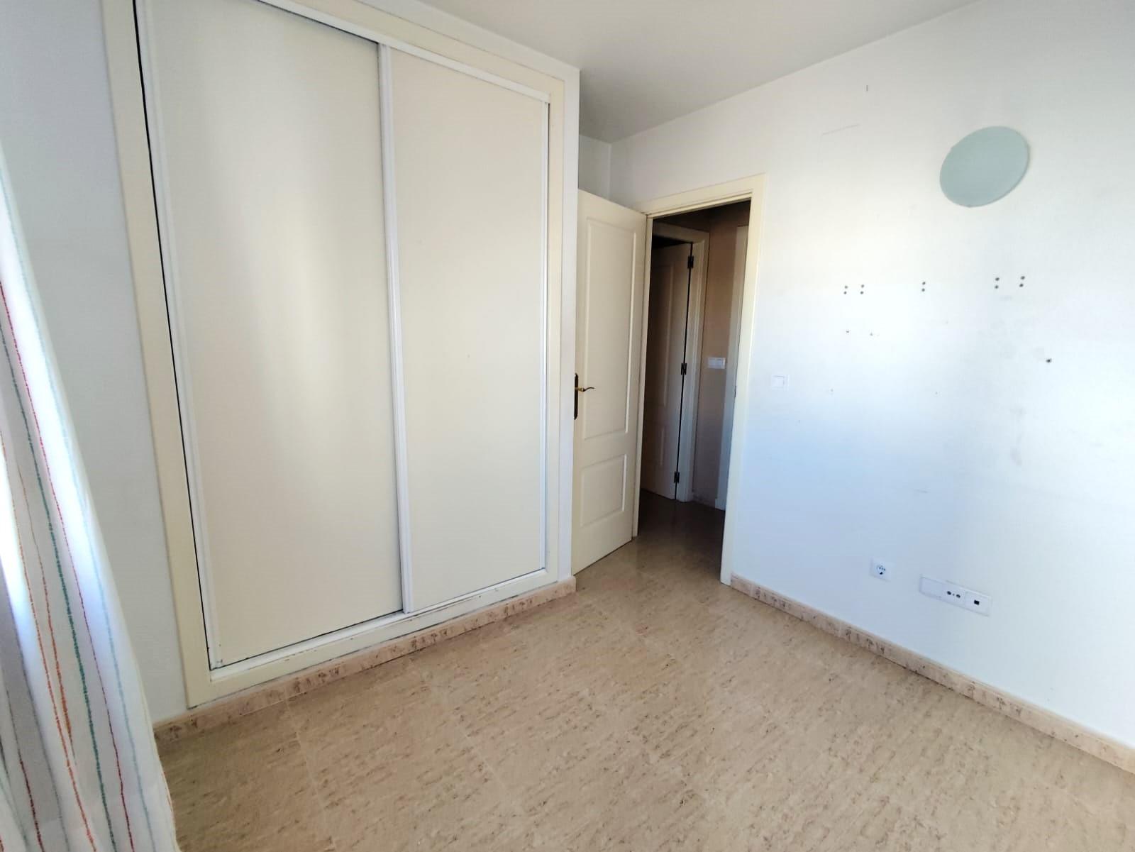 Resale - 2 Bedroom 1 Bathroom Apartment in Torrevieja - Centro  - Alicante