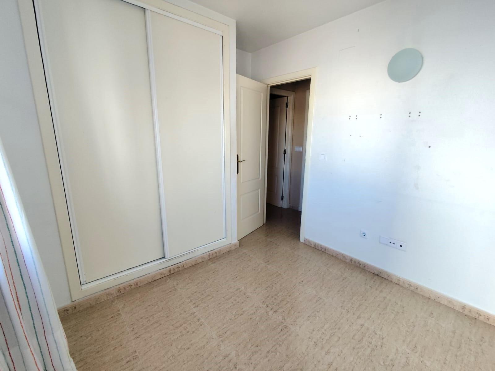 Resale - 2 Bedroom 1 Bathroom Apartment in Torrevieja - Centro  - Alicante