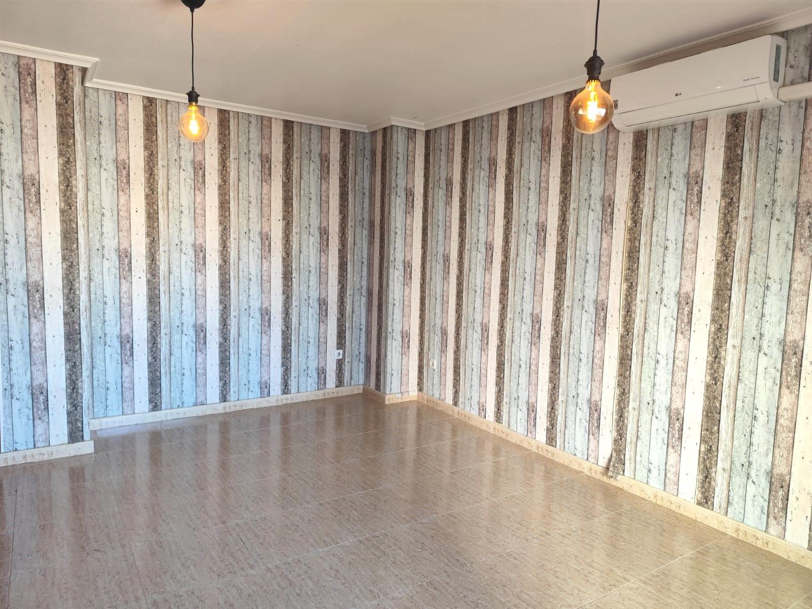 Resale - 2 Bedroom 1 Bathroom Apartment in Torrevieja - Centro  - Alicante