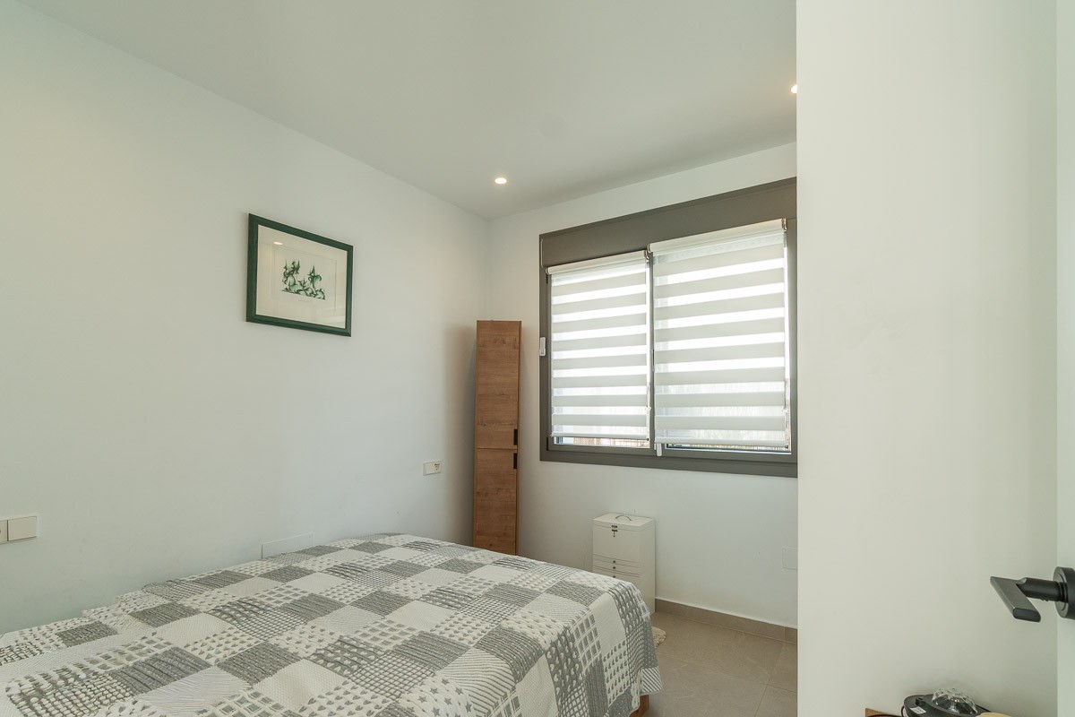 Resale - 3 Bedroom 2 Bathroom Villa in Orihuela Costa - Costa Blanca  - Alicante
