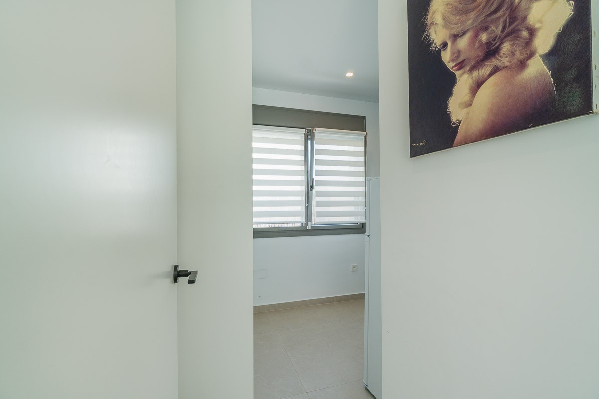 Resale - 3 Bedroom 2 Bathroom Villa in Orihuela Costa - Costa Blanca  - Alicante