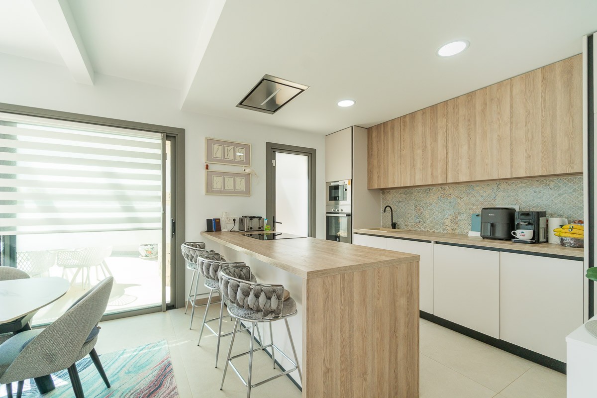 Resale - 3 Bedroom 2 Bathroom Villa in Orihuela Costa - Costa Blanca  - Alicante
