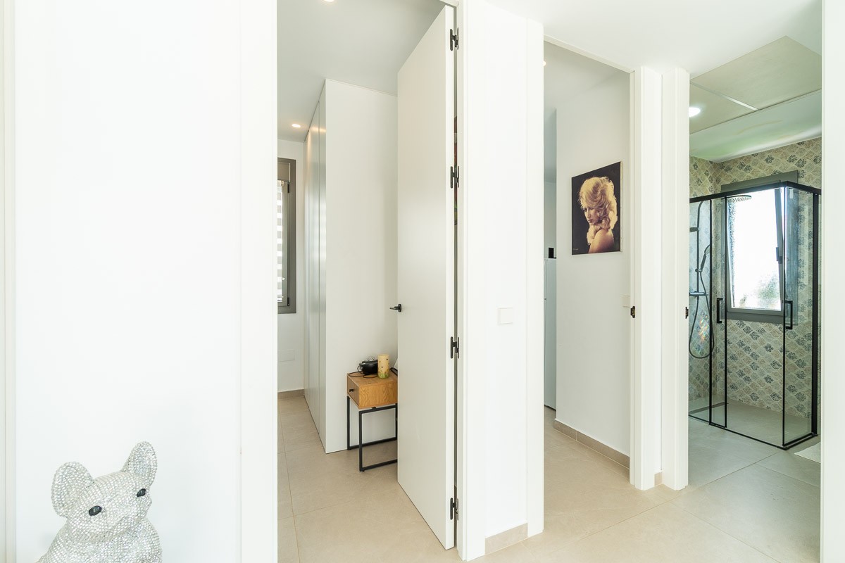 Resale - 3 Bedroom 2 Bathroom Villa in Orihuela Costa - Costa Blanca  - Alicante