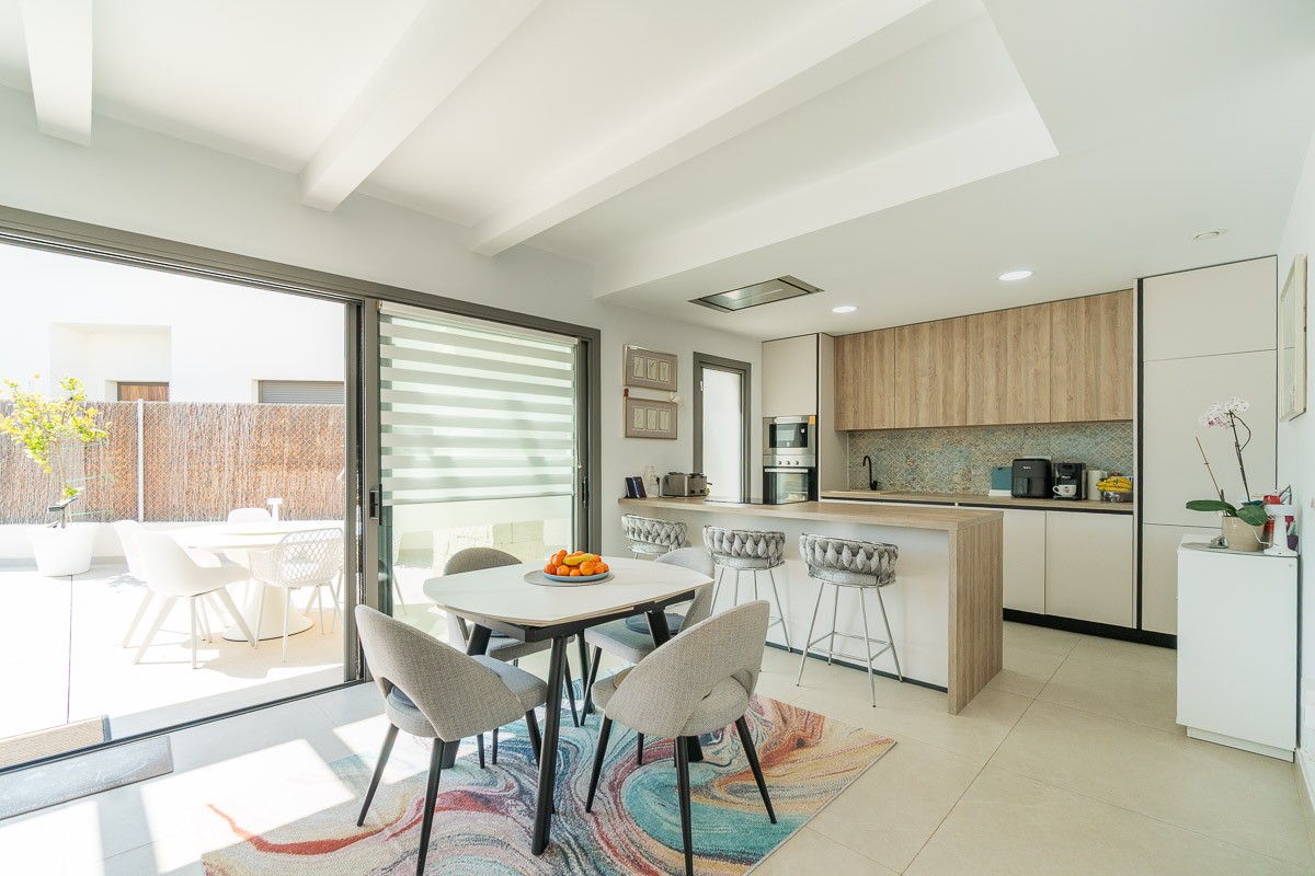 Resale - 3 Bedroom 2 Bathroom Villa in Orihuela Costa - Costa Blanca  - Alicante