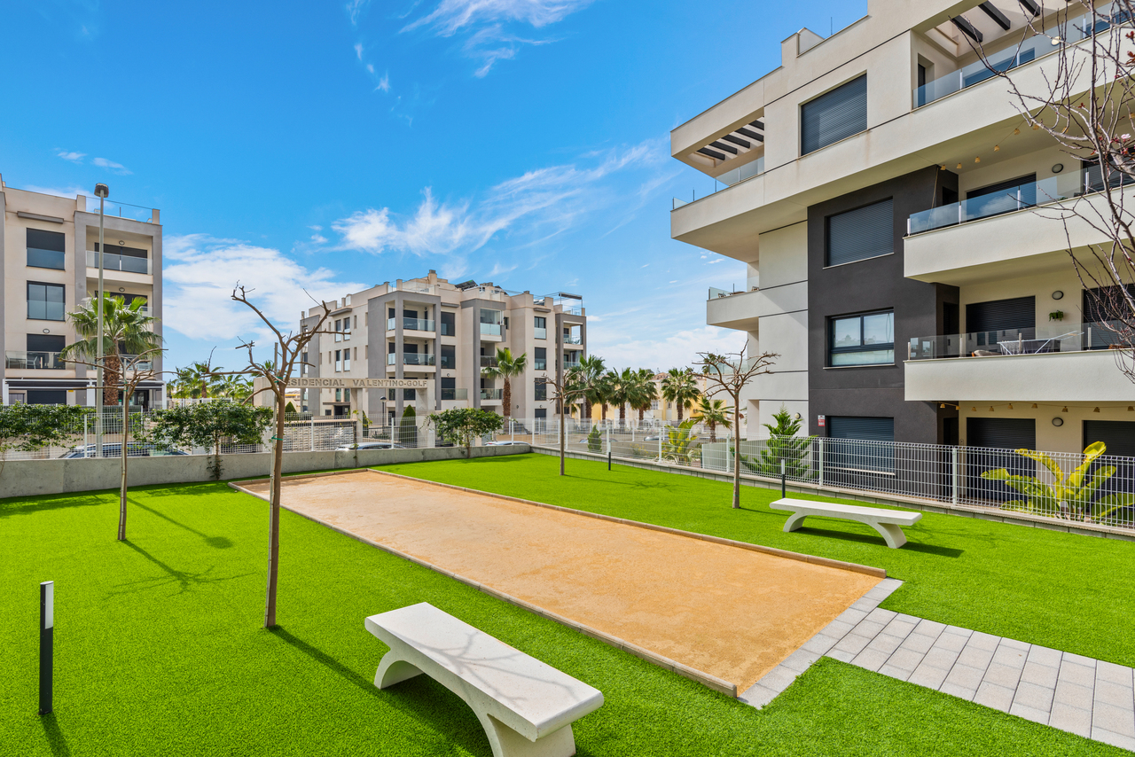 Resale - 2 Bedroom 2 Bathroom Penthouse in Villamartin - Costa Blanca  - Alicante