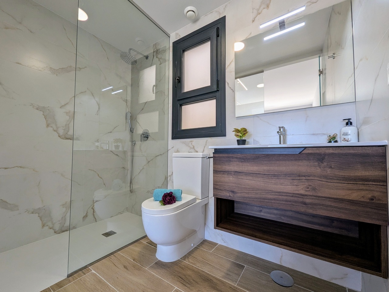 Resale - 2 Bedroom 2 Bathroom Penthouse in Villamartin - Costa Blanca  - Alicante