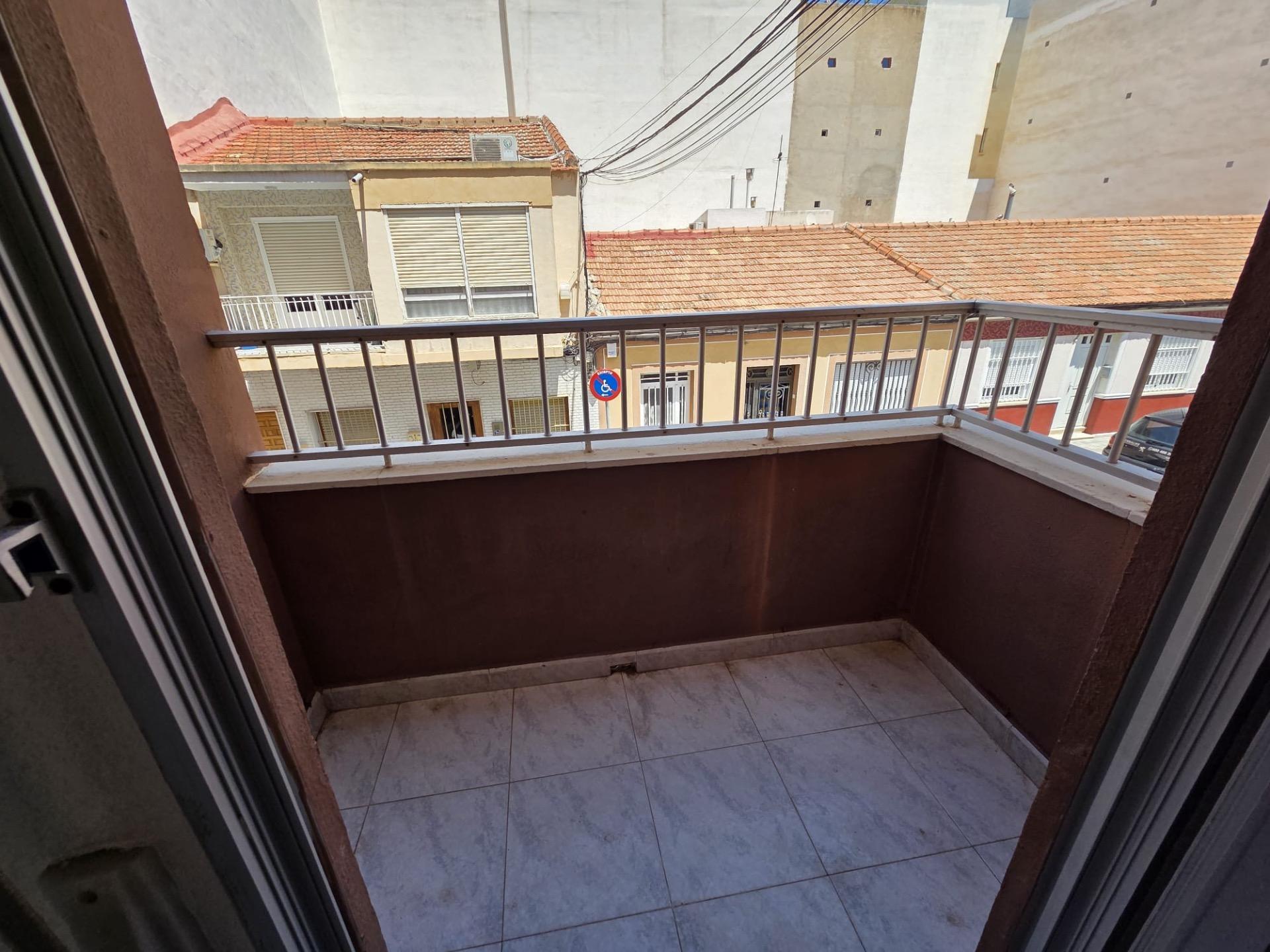For sale - 3 Bedroom 2 Bathroom Apartment in Torrevieja - Las Piscinas Naturales  - Alicante