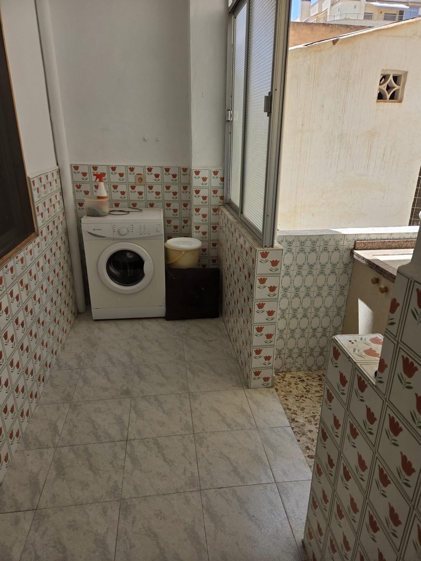 For sale - 3 Bedroom 2 Bathroom Apartment in Torrevieja - Las Piscinas Naturales  - Alicante