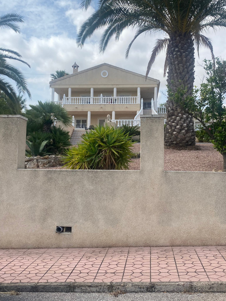 For sale - 3 Bedroom 2 Bathroom Villa in Algorfa - Inland  - Alicante