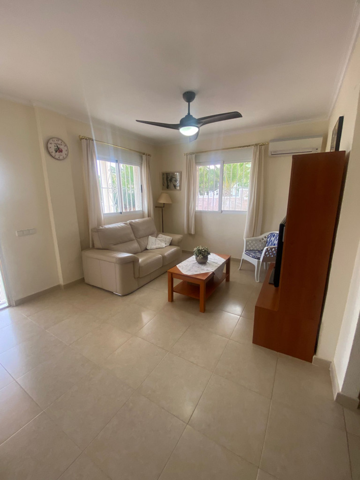 For sale - 3 Bedroom 2 Bathroom Villa in Algorfa - Inland  - Alicante