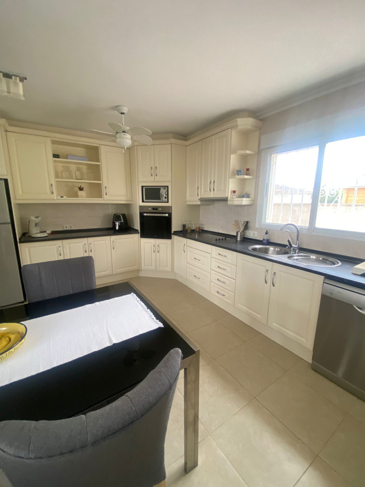 For sale - 3 Bedroom 2 Bathroom Villa in Algorfa - Inland  - Alicante