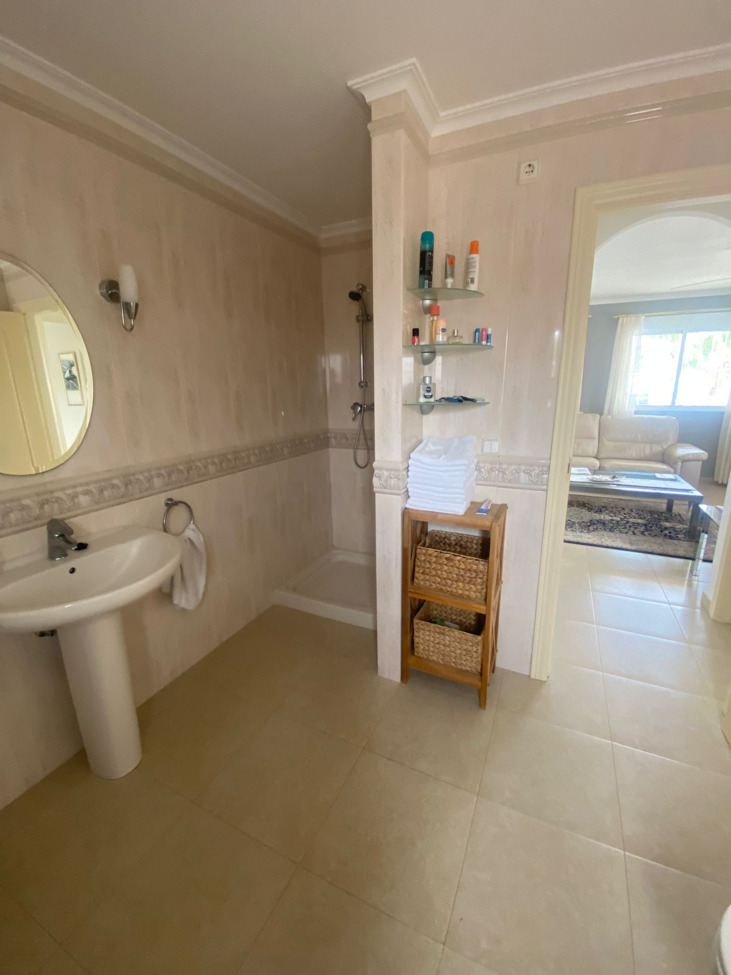 For sale - 3 Bedroom 2 Bathroom Villa in Algorfa - Inland  - Alicante