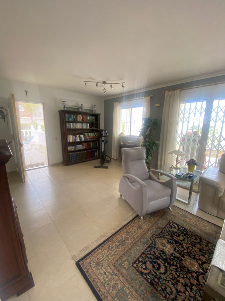 For sale - 3 Bedroom 2 Bathroom Villa in Algorfa - Inland  - Alicante