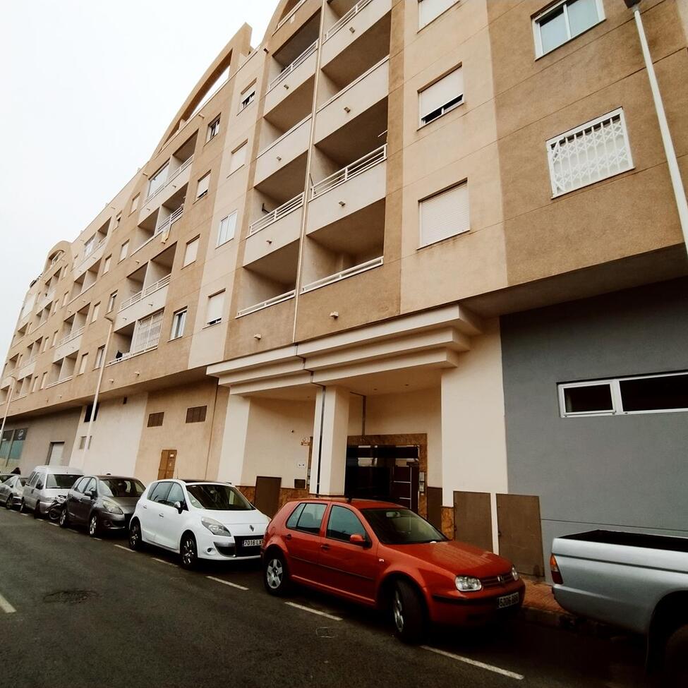 For sale - 2 Bedroom 1 Bathroom Apartment in Torrevieja -  - Alicante