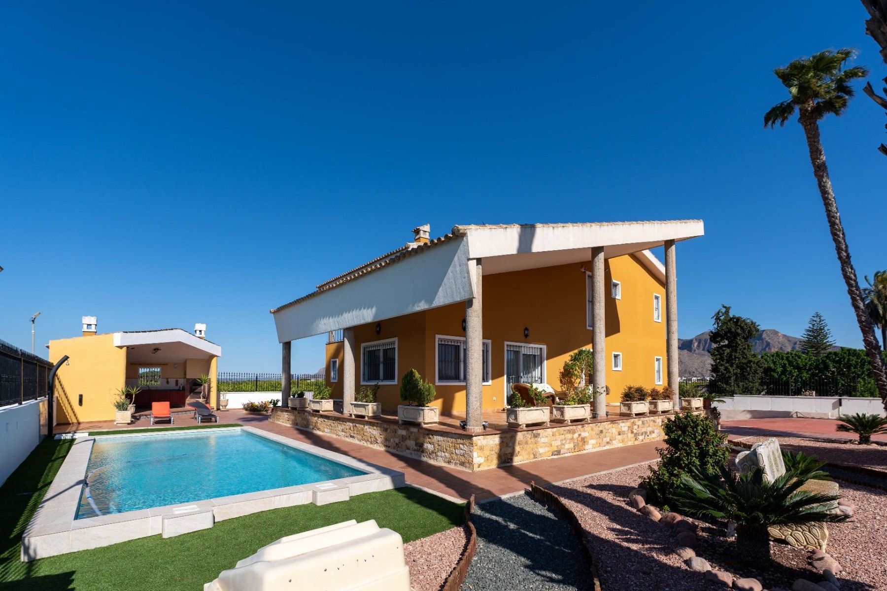 Sold - 5 Bedroom 3 Bathroom Villa in Orihuela - Inland  - Alicante