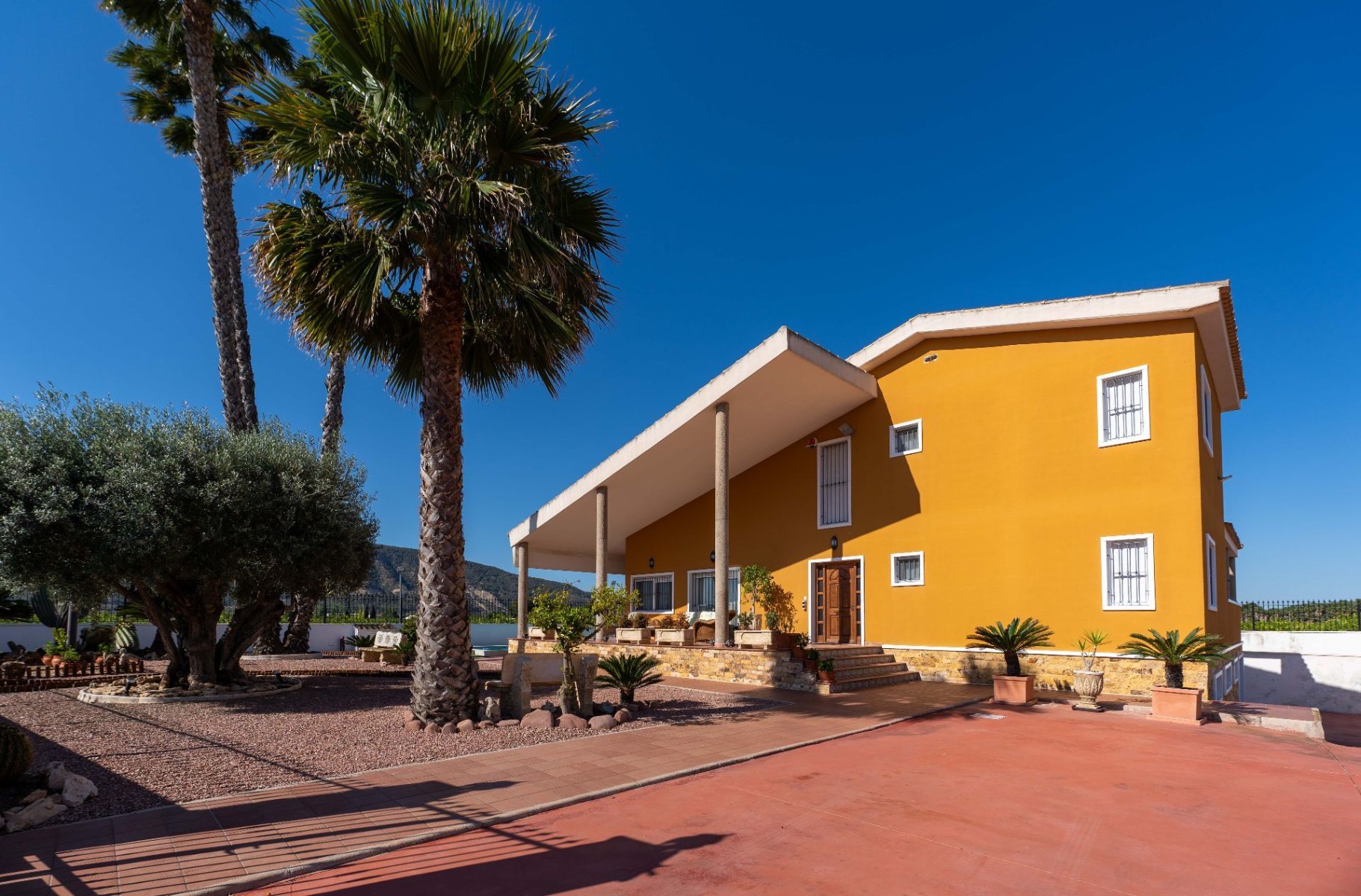 Sold - 5 Bedroom 3 Bathroom Villa in Orihuela - Inland  - Alicante