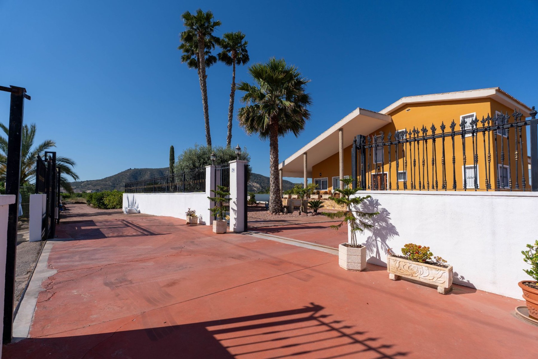 Sold - 5 Bedroom 3 Bathroom Villa in Orihuela - Inland  - Alicante