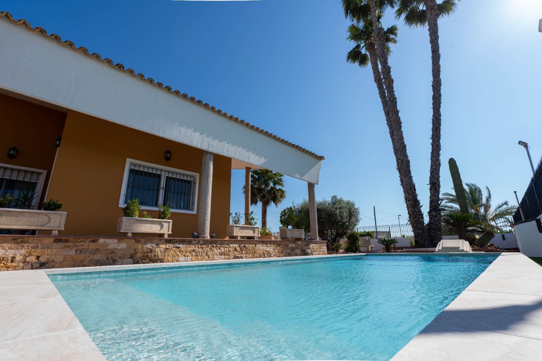 Sold - 5 Bedroom 3 Bathroom Villa in Orihuela - Inland  - Alicante