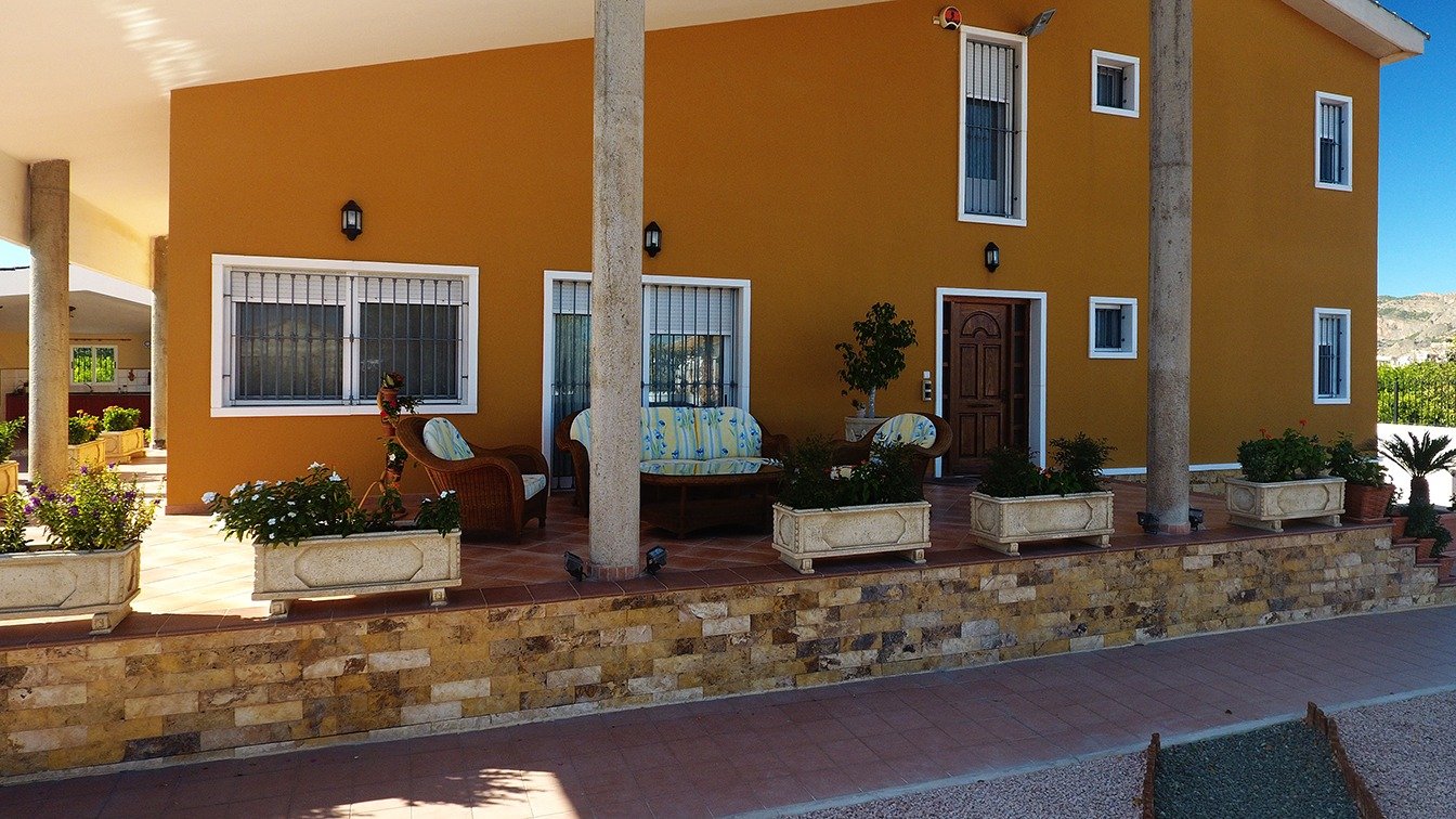 For sale - 5 Bedroom 3 Bathroom Villa in Orihuela - Orihuela Ciudad  - Alicante