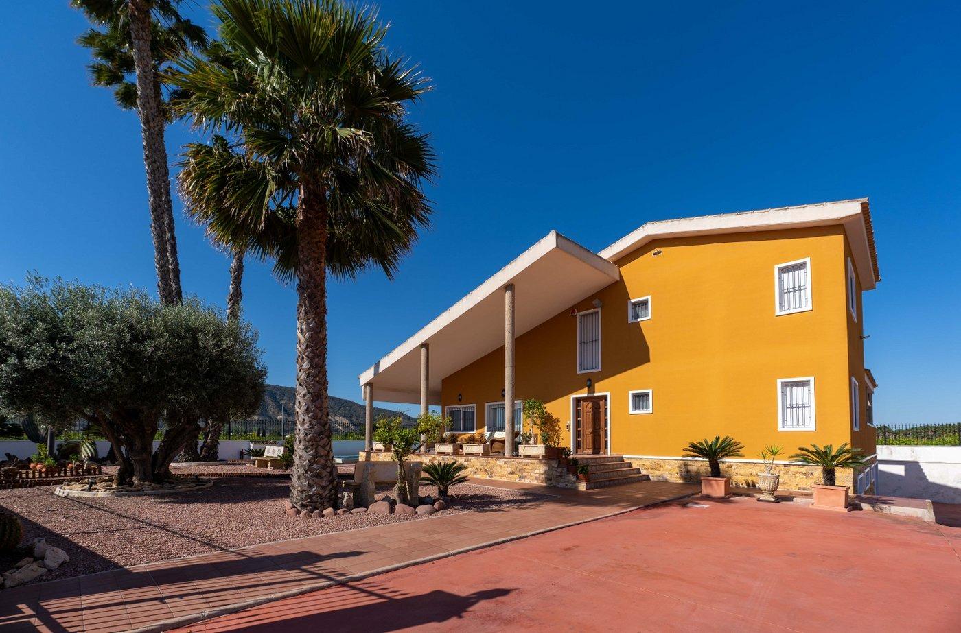 For sale - 5 Bedroom 3 Bathroom Villa in Orihuela - Orihuela Ciudad  - Alicante