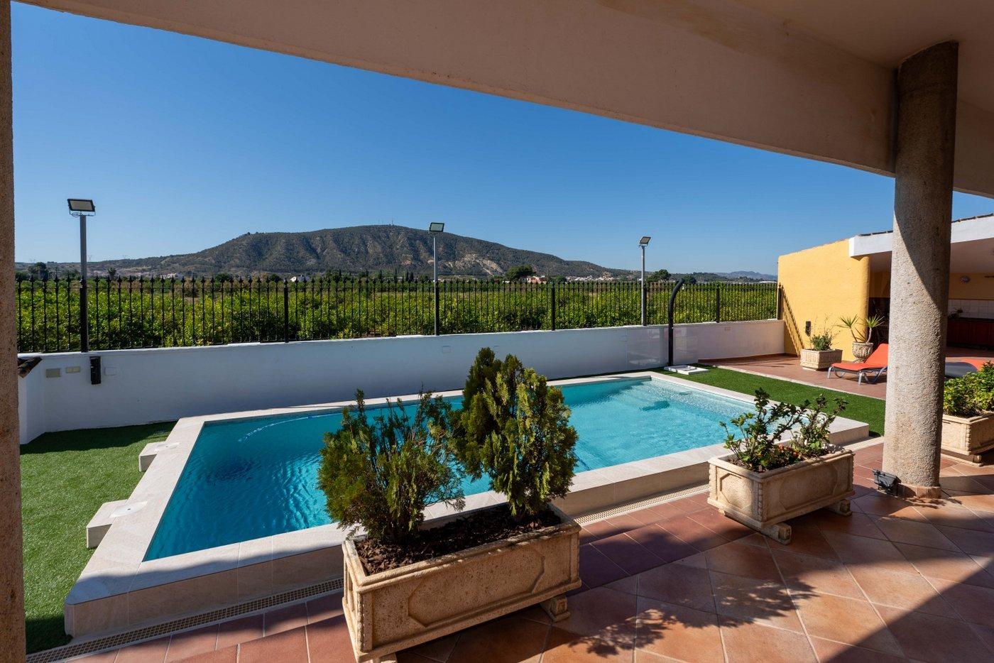 For sale - 5 Bedroom 3 Bathroom Villa in Orihuela - Orihuela Ciudad  - Alicante