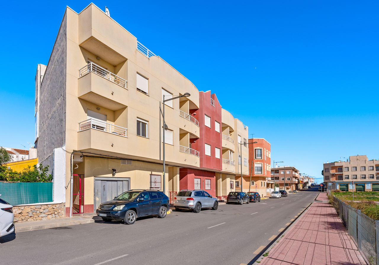 For sale - 2 Bedroom 1 Bathroom Apartment in Algorfa - Inland  - Alicante