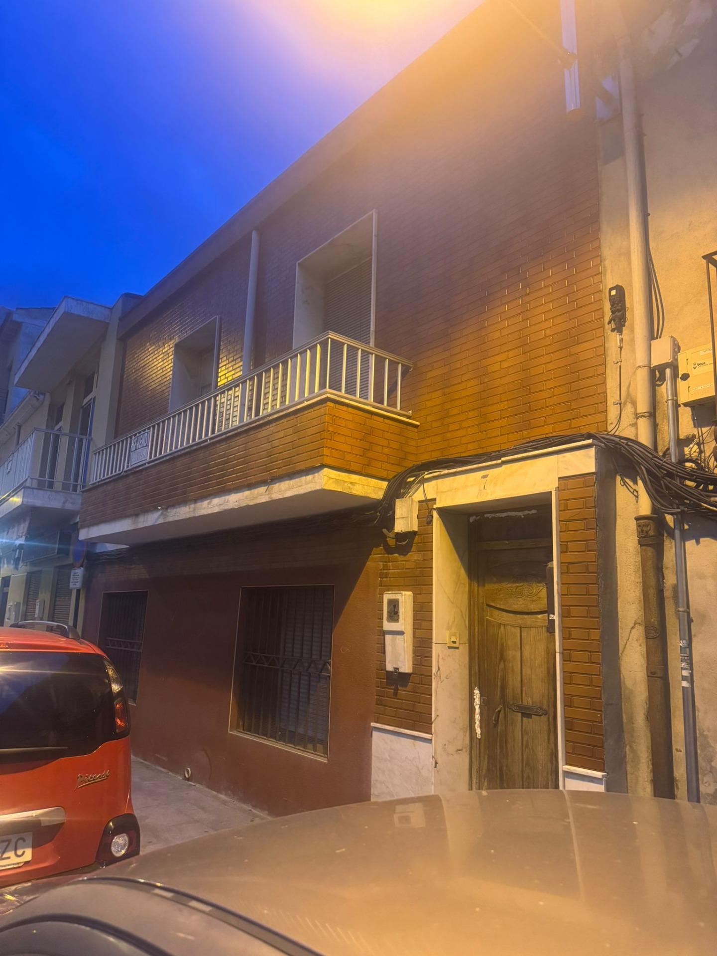 For sale - 7 Bedroom 3 Bathroom Town House in Orihuela - Orihuela Ciudad  - Alicante