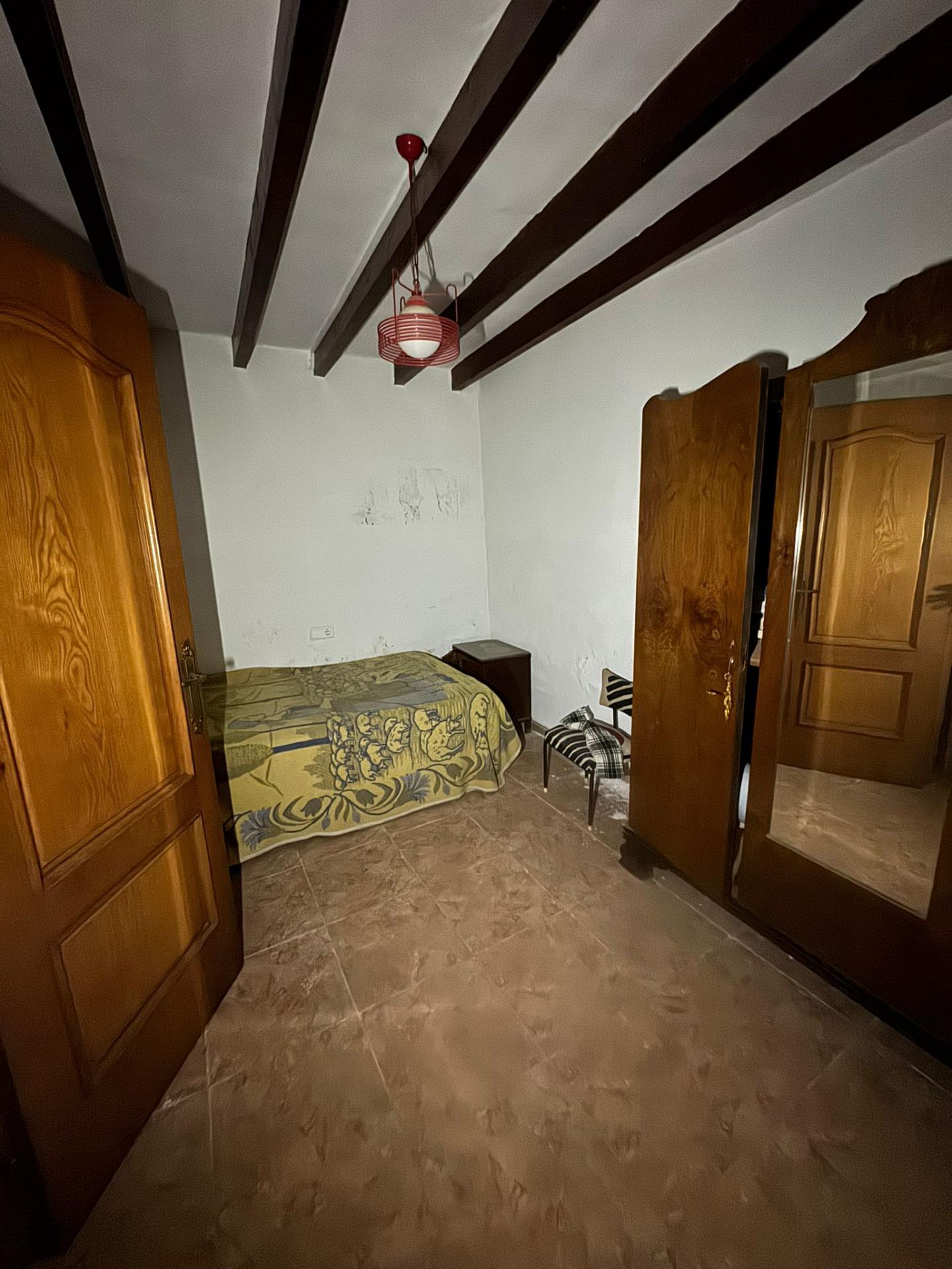 For sale - 7 Bedroom 3 Bathroom Town House in Orihuela - Orihuela Ciudad  - Alicante