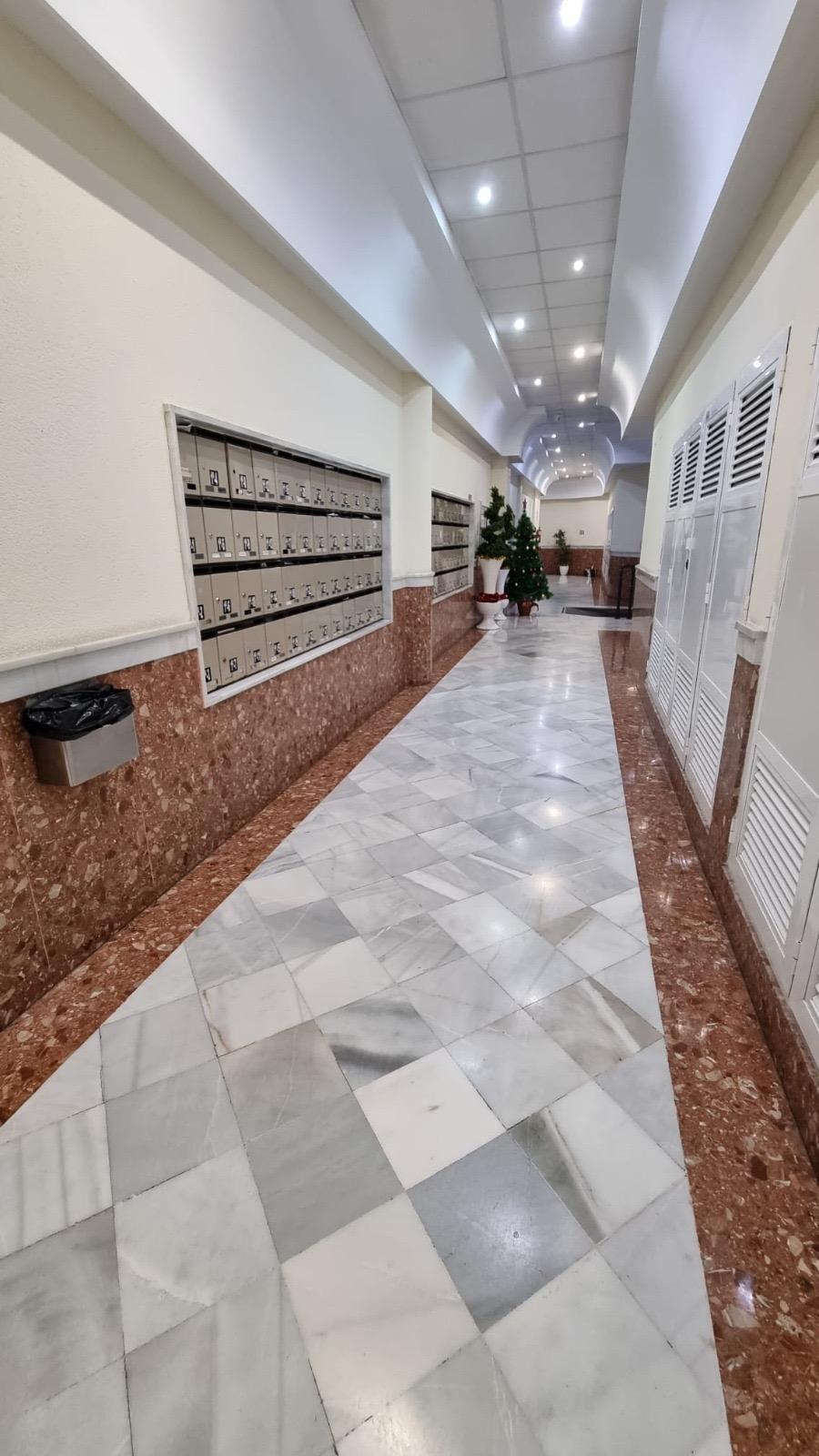 For sale - 2 Bedroom 1 Bathroom Penthouse in Torrevieja - Torrevieja  - Alicante