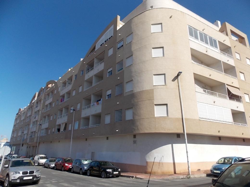 For sale - 2 Bedroom 1 Bathroom Penthouse in Torrevieja - Torrevieja  - Alicante