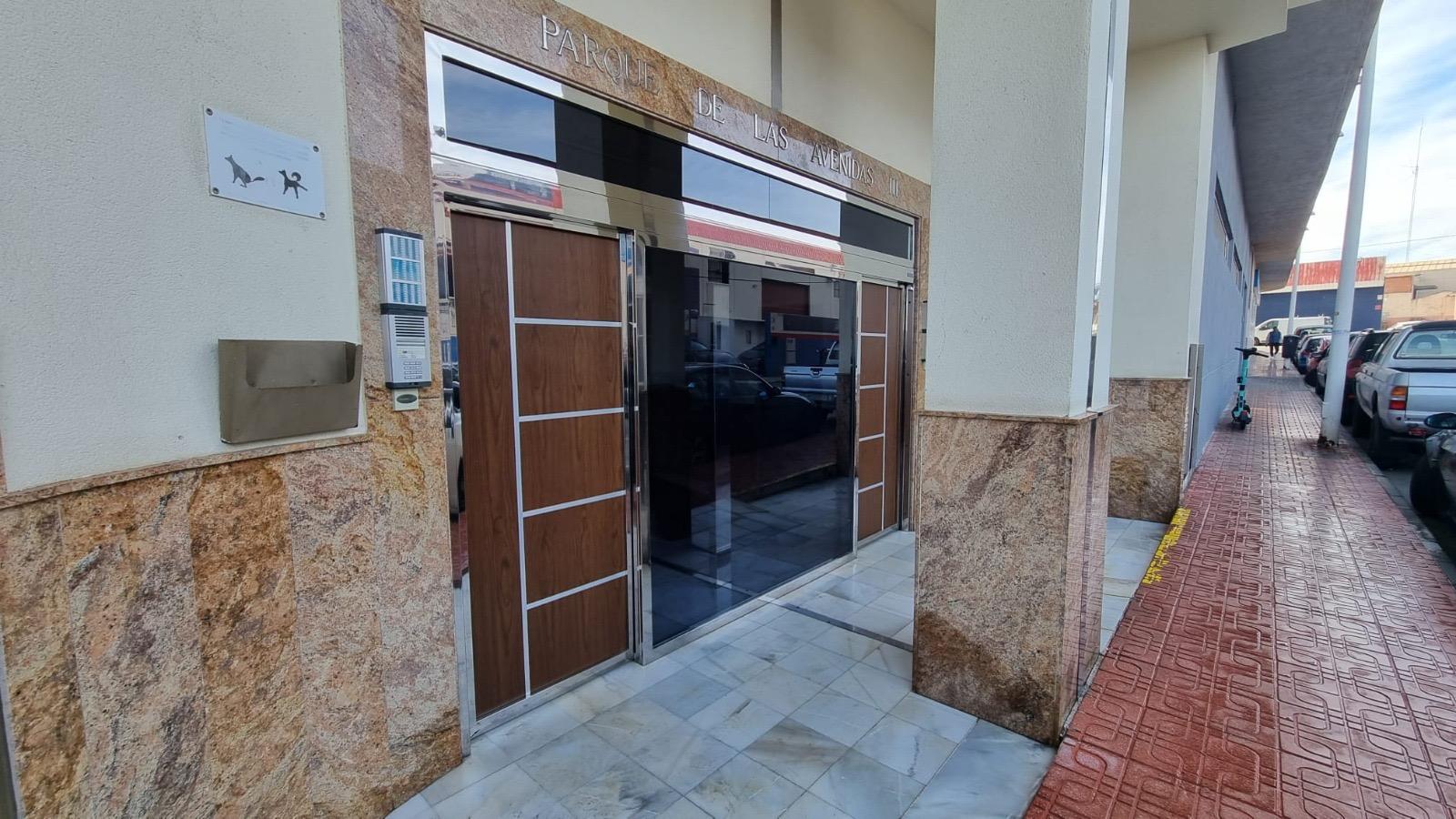 For sale - 2 Bedroom 1 Bathroom Penthouse in Torrevieja - Torrevieja  - Alicante