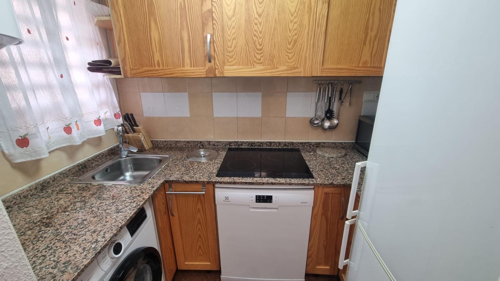For sale - 2 Bedroom 1 Bathroom Penthouse in Torrevieja - Torrevieja  - Alicante