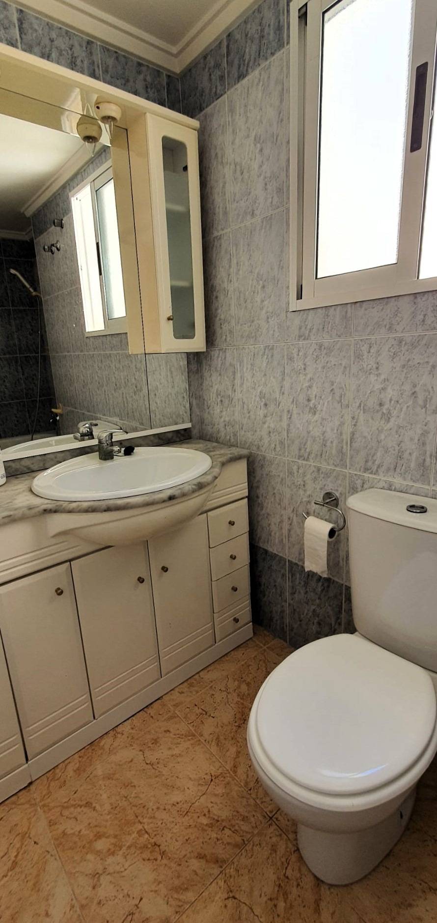 For sale - 2 Bedroom 1 Bathroom Penthouse in Torrevieja - Playa De Los Locos  - Alicante