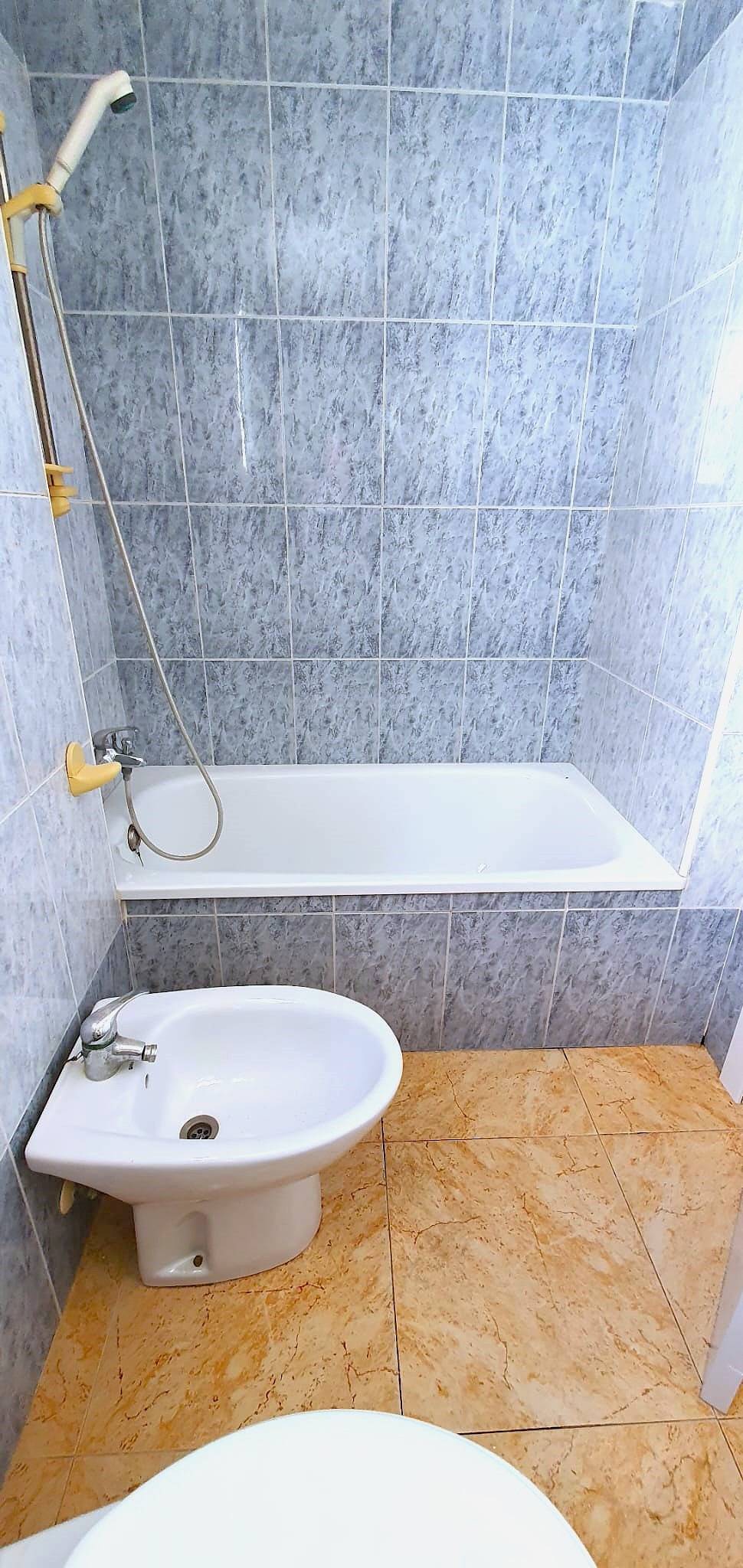 For sale - 2 Bedroom 1 Bathroom Penthouse in Torrevieja - Playa De Los Locos  - Alicante