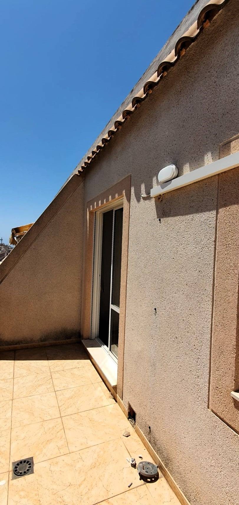 For sale - 2 Bedroom 1 Bathroom Penthouse in Torrevieja - Playa De Los Locos  - Alicante