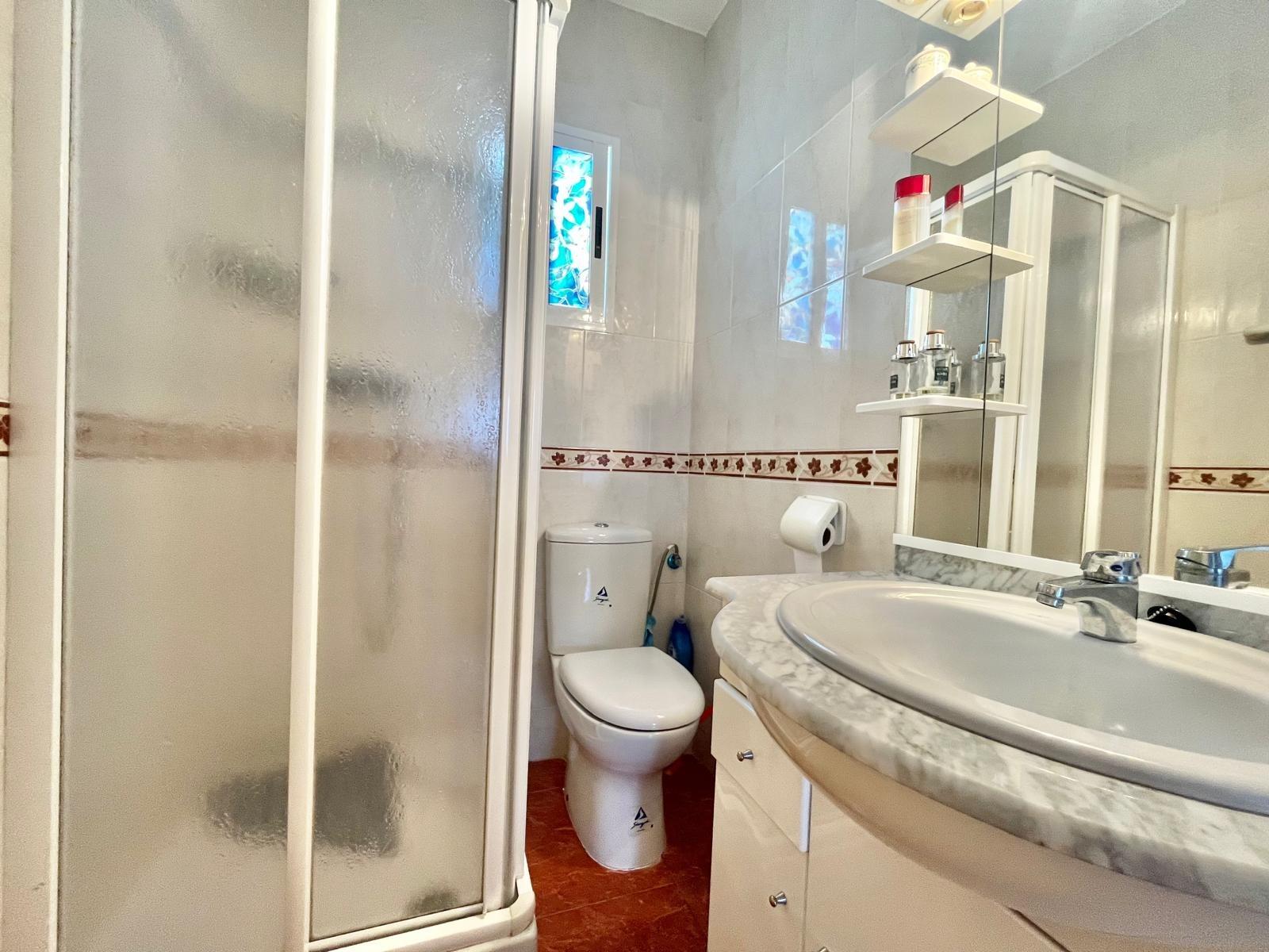 For sale - 3 Bedroom 1 Bathroom Apartment in Torrevieja - Estacion De Autobuses  - Alicante