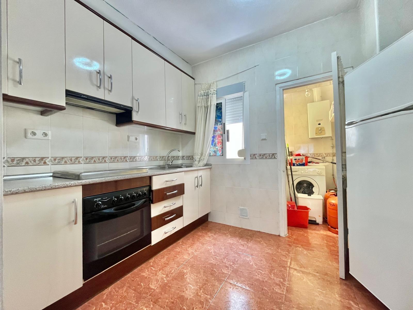 For sale - 3 Bedroom 1 Bathroom Apartment in Torrevieja - Estacion De Autobuses  - Alicante