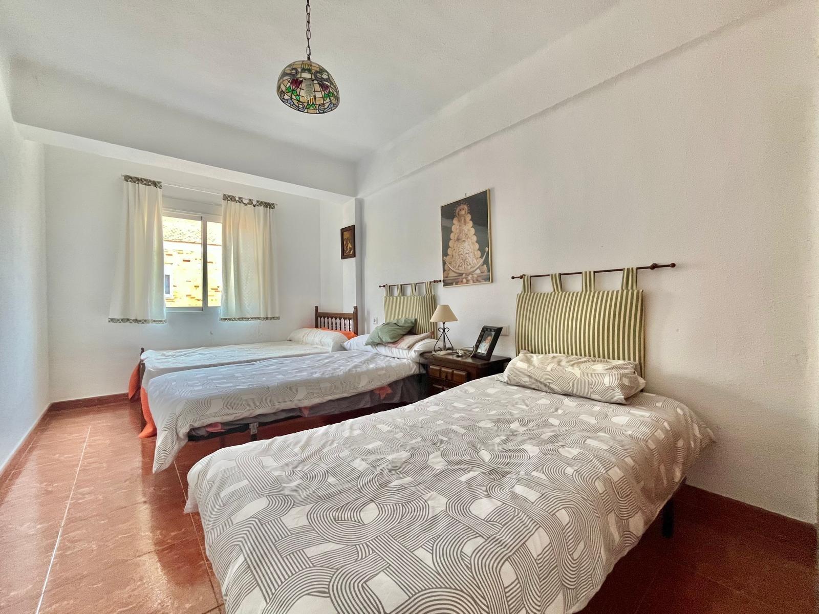 For sale - 3 Bedroom 1 Bathroom Apartment in Torrevieja - Estacion De Autobuses  - Alicante