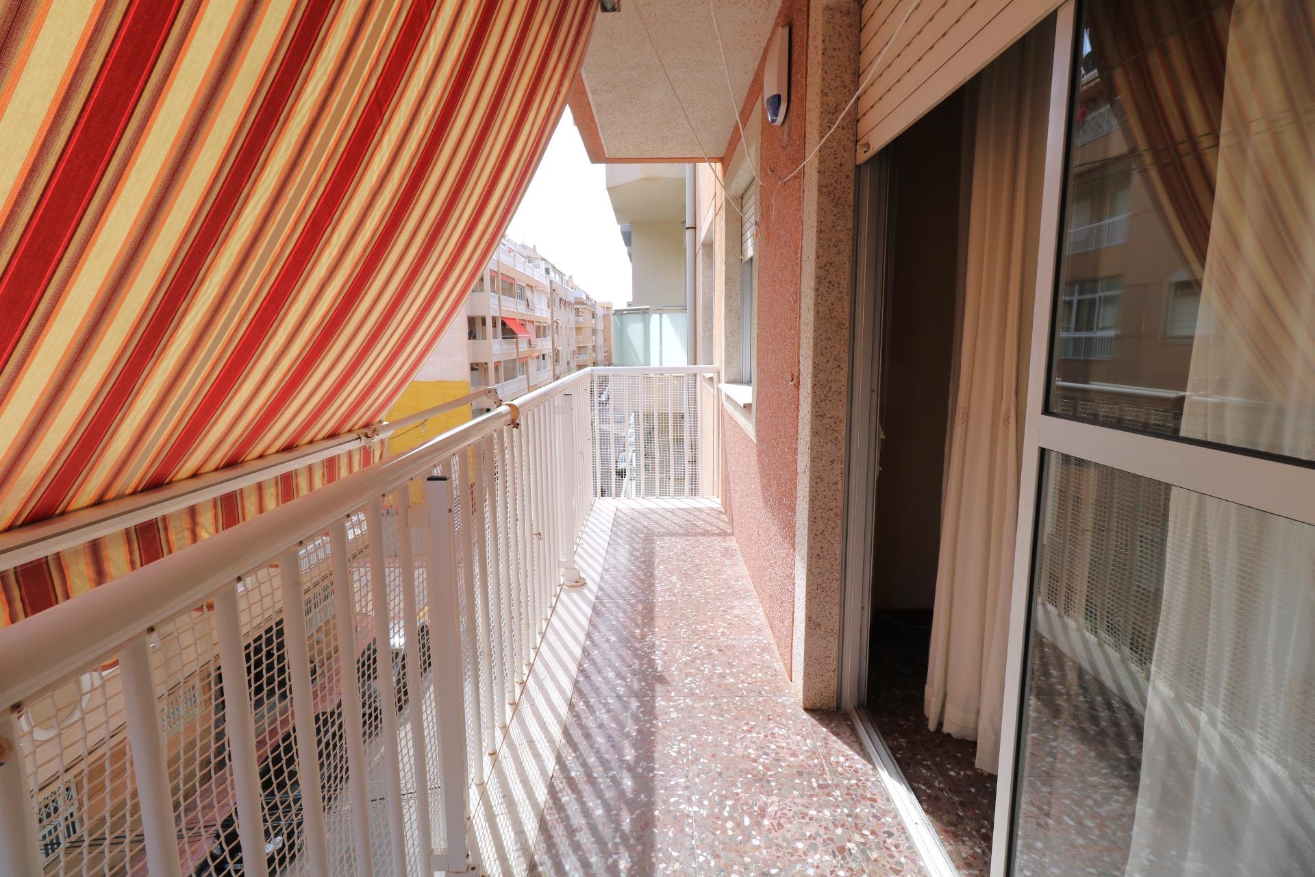 For sale - 3 Bedroom 1 Bathroom Apartment in Torrevieja - Acequion  - Alicante